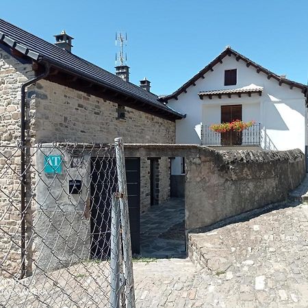 Apartamentos Camino De La Val Borau Luaran gambar